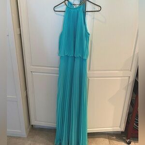 Beautiful ESCAPE Turquoise size 14 Gown Made in USA by Joanna Chen